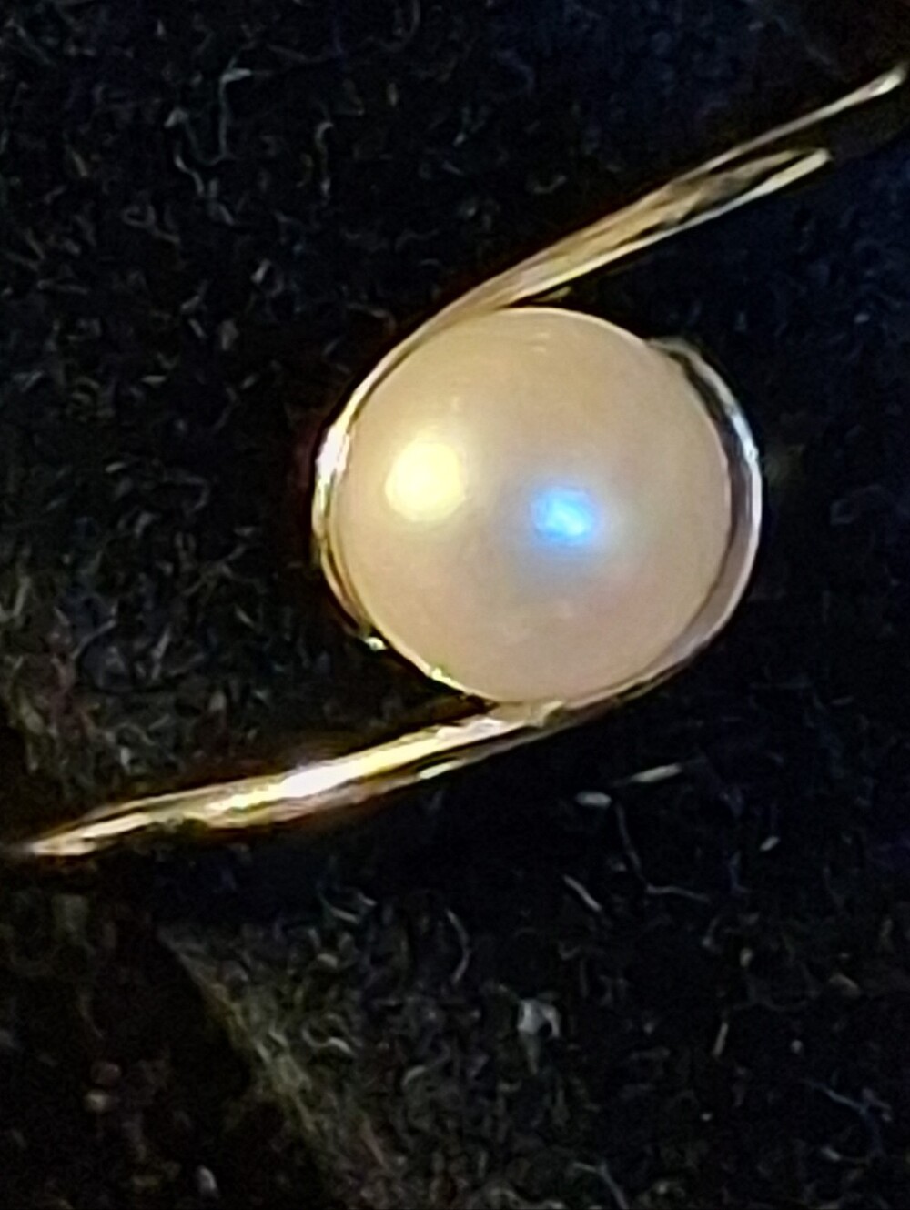 Avon Cultured Pearl and Silver Swirl Ring - White Pearl Size 6 3/4